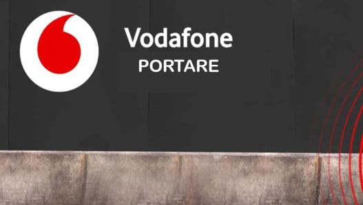 Tanar folosind telefon mobil pentru portare online vodafone