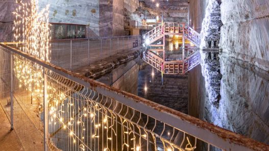 Turisti vizitand Mina Unirea din Salina Slanic Prahova 2026