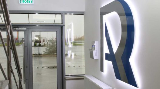 Inspector RAR verificand serie sasiu autoturism 2026