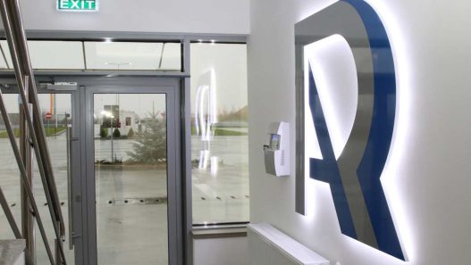Inspector RAR verificand serie sasiu autoturism 2026