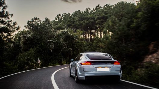 Masina pe autostrada in Bulgaria cu simbol vigneta electronica 2026