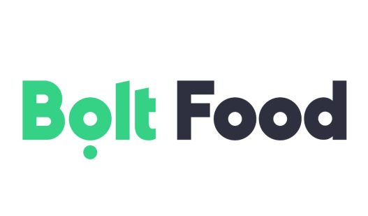 Curier Bolt Food livrand o comanda si interfata de suport din aplicatie