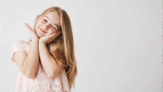 Cum faci o cerere de schimbare a numelui copilului minor